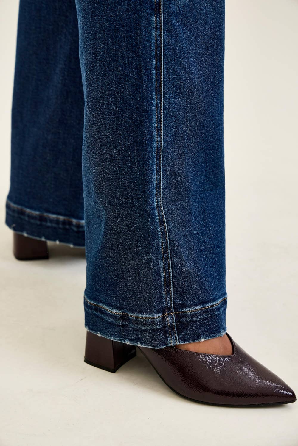 Judy Blue Jeans Signature Stretch "LUX" Retro Wide w/ Front Tab Closure DK Fade Indigo