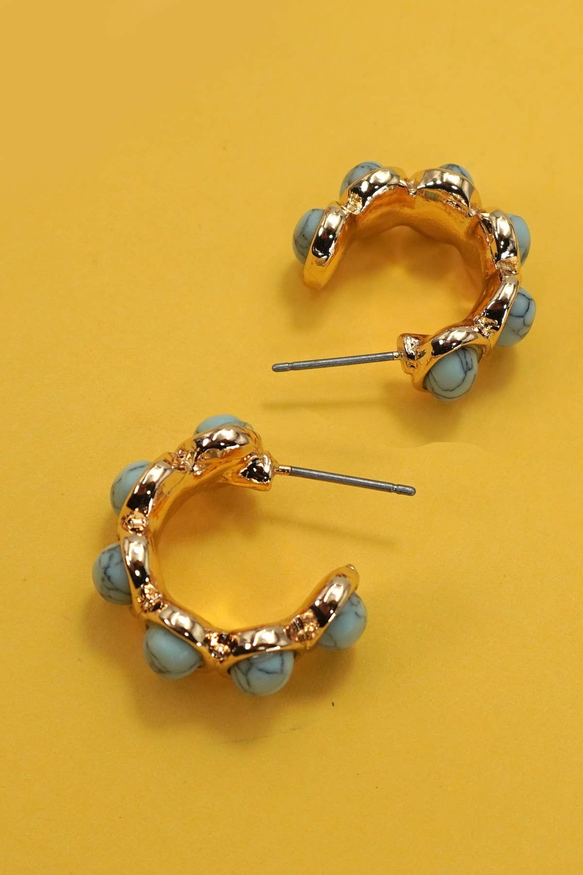 OVAL NATURAL STONE TURQ HOOP EARRINGS/ GOLD