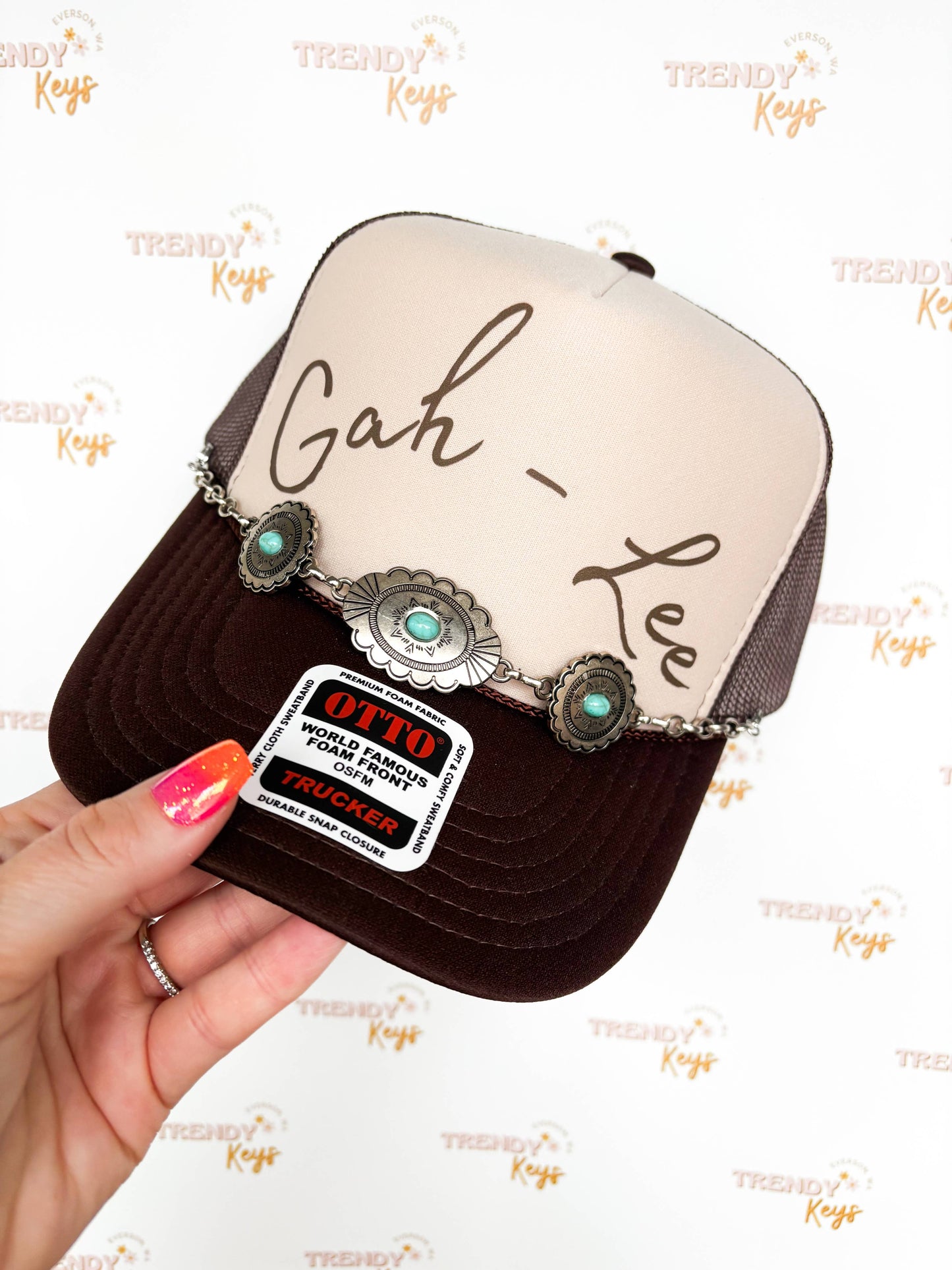 Gah-Lee Western Trucker Hat: With Chain