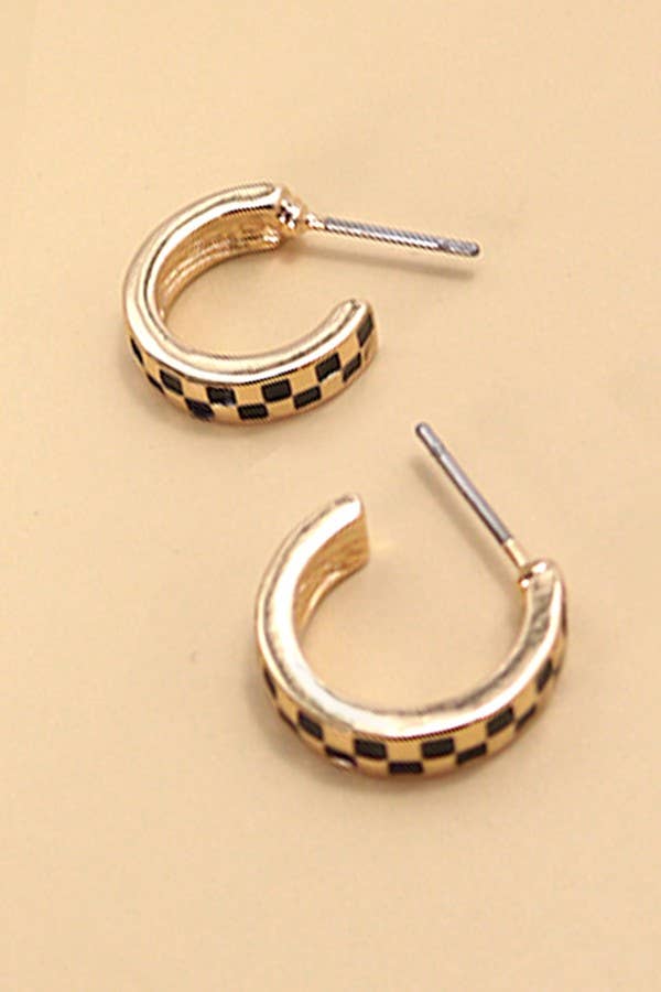 MINI CHECKER HOOP HUGGIE EARRINGS/ Gold/black