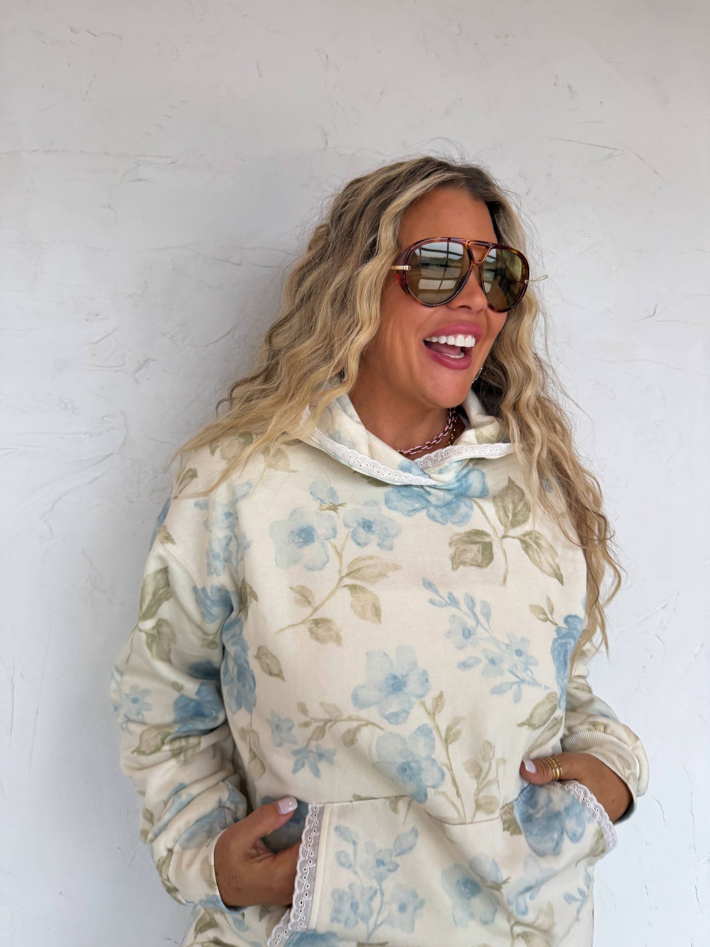 LILA LACE HOODIE PULLOVER: BLUE TOILE