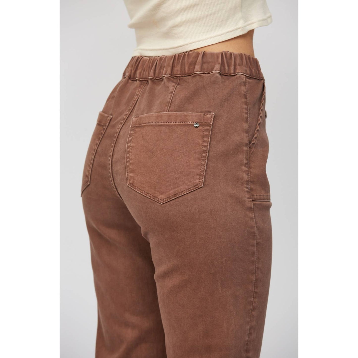Mica HIGH RISE JOGGER CROP: COCOA
