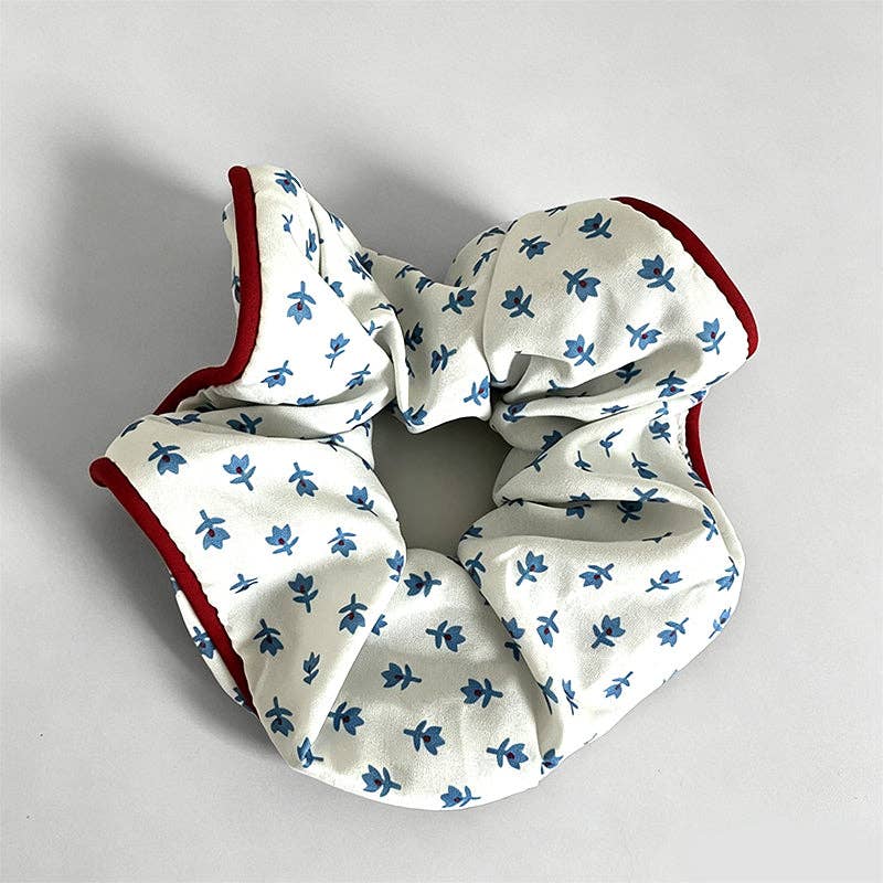 Elegant Retro Plaid Floral Refined Scrunchie: Green Plaid / One Size