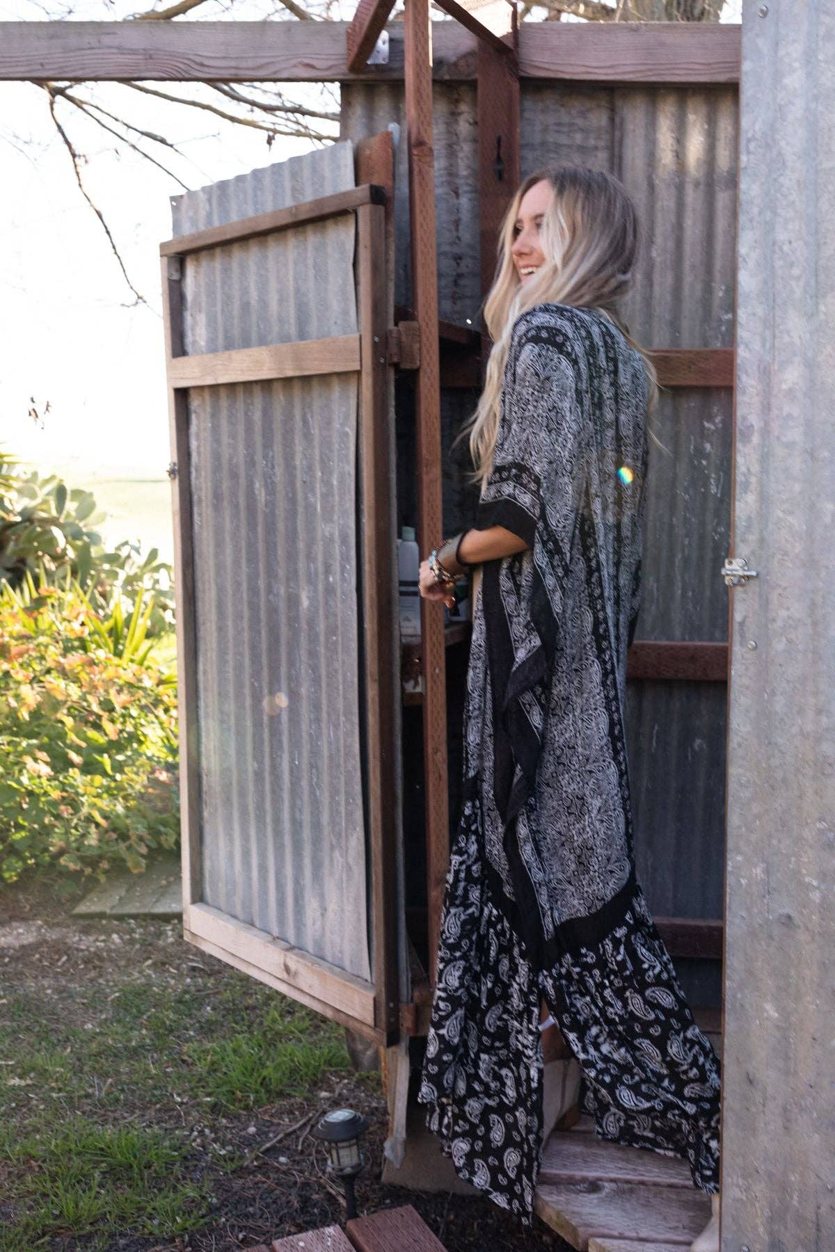 Paisley Tapestry Free Flow Duster Kimono - Black: Black / OS