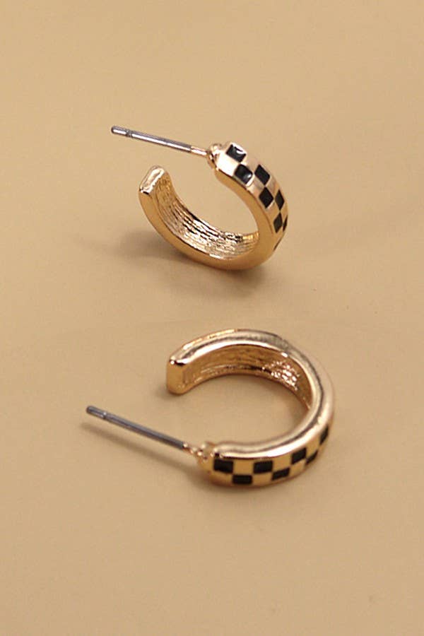 MINI CHECKER HOOP HUGGIE EARRINGS/ Gold/black
