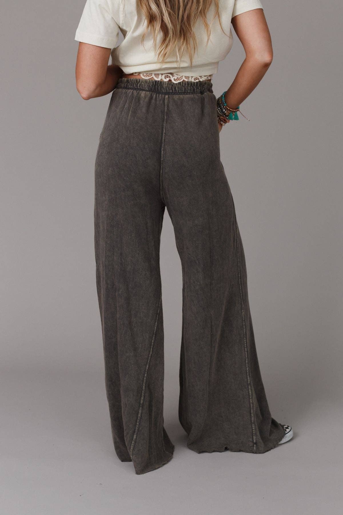 Relaxing Robin Wide Leg Pant - New Charcoal: Full