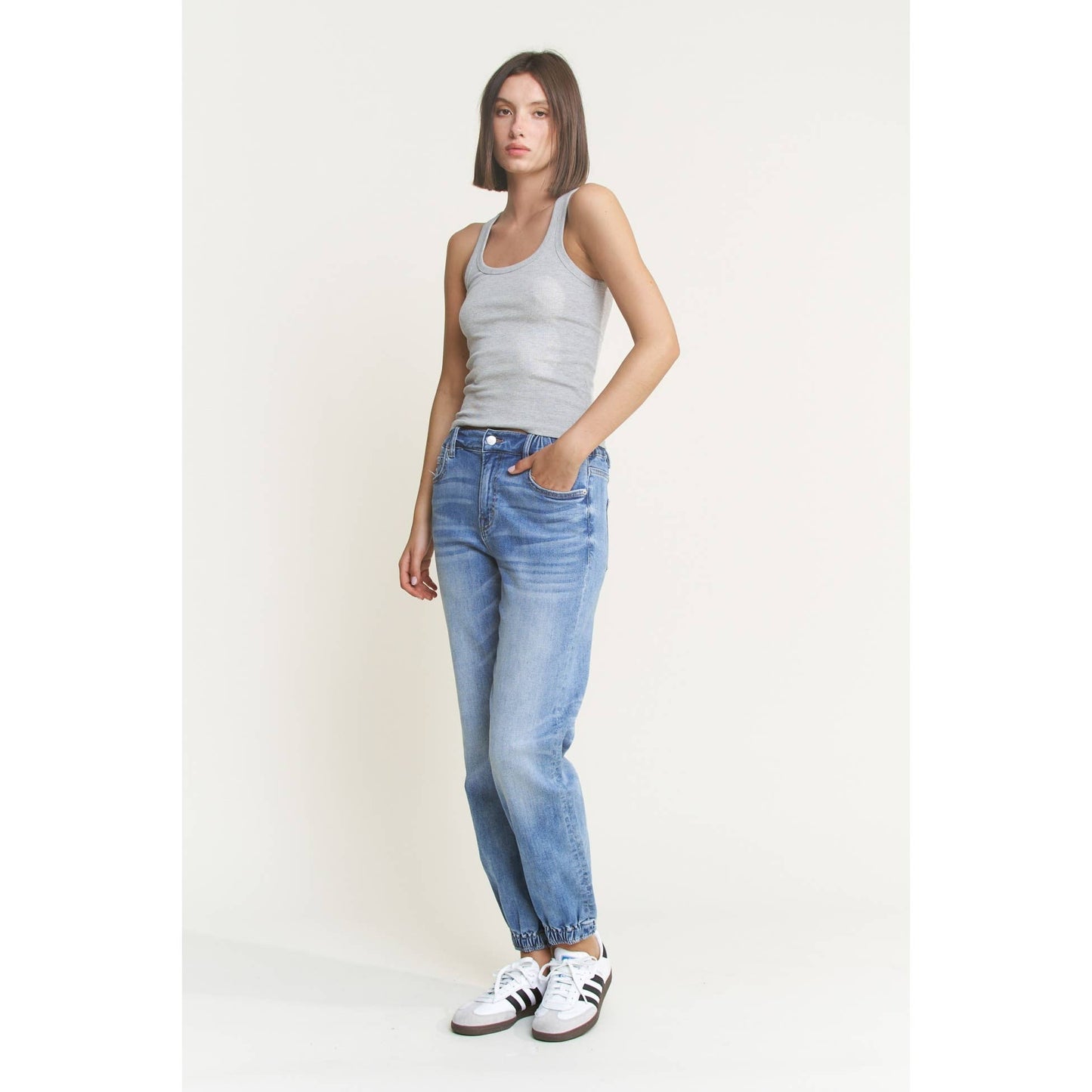 Mica SUPER HIGH RISE JOGGER: BRAVES NAVY