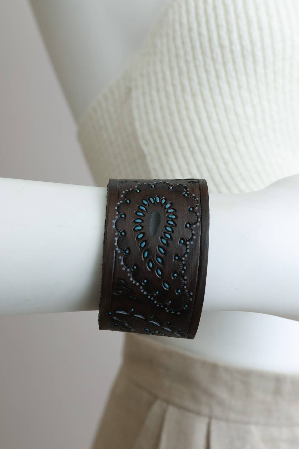 Boho Paisley Embossed Leather Bracelet – Unique Cuff