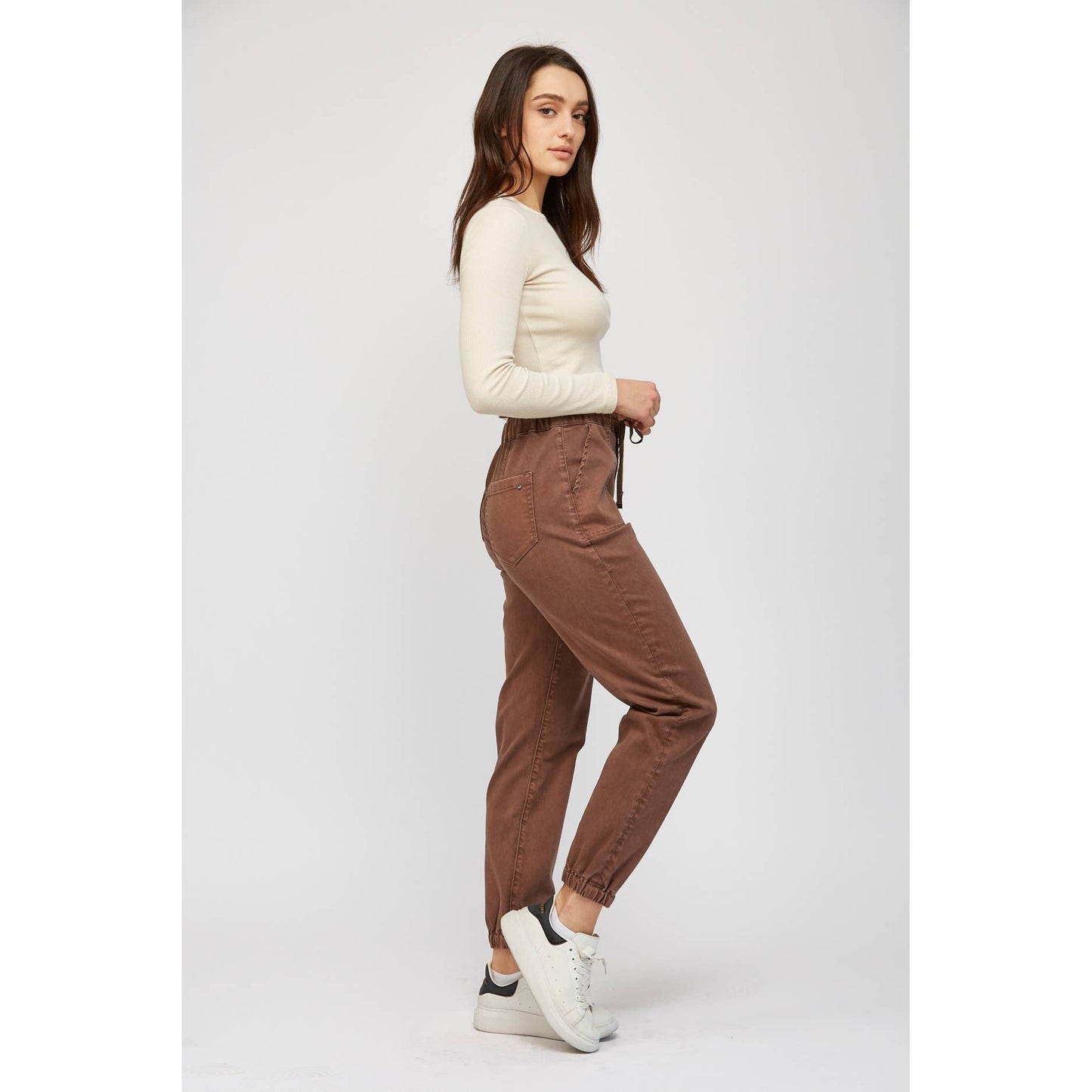 Mica HIGH RISE JOGGER CROP: COCOA