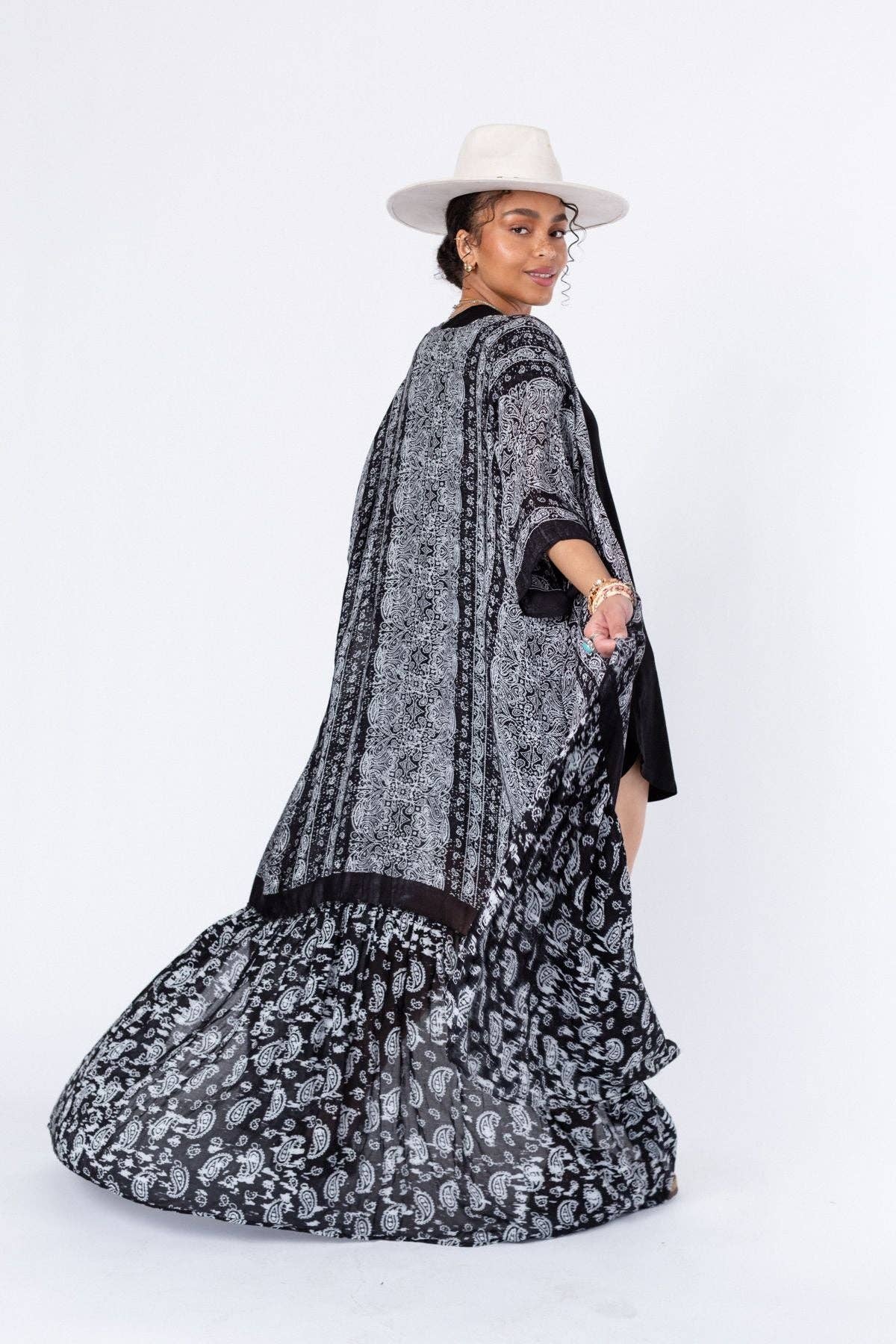 Paisley Tapestry Free Flow Duster Kimono - Black: Black / OS